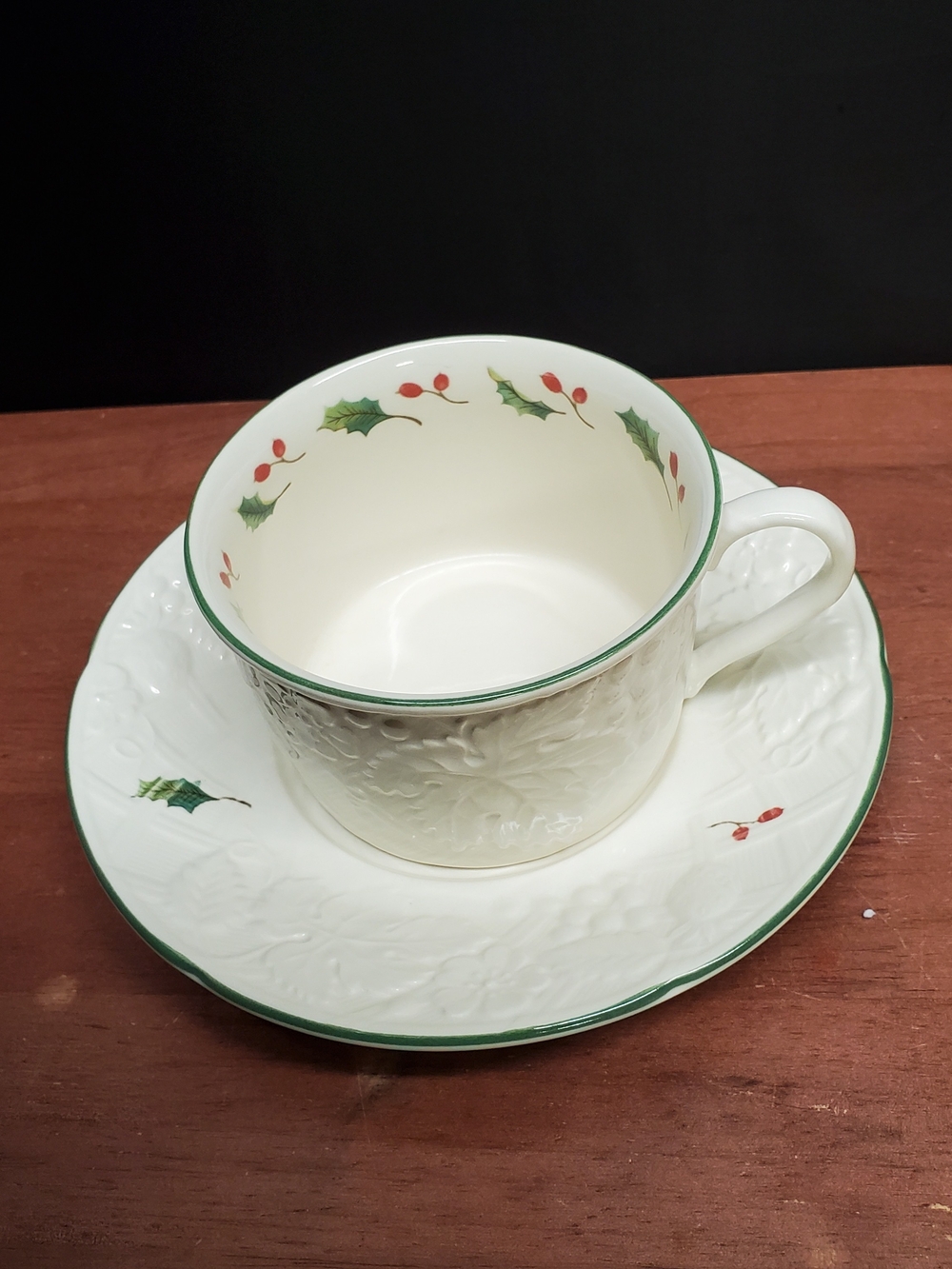 Mikasa English Countryside Season's Holly Flat Cup and Saucer DP006